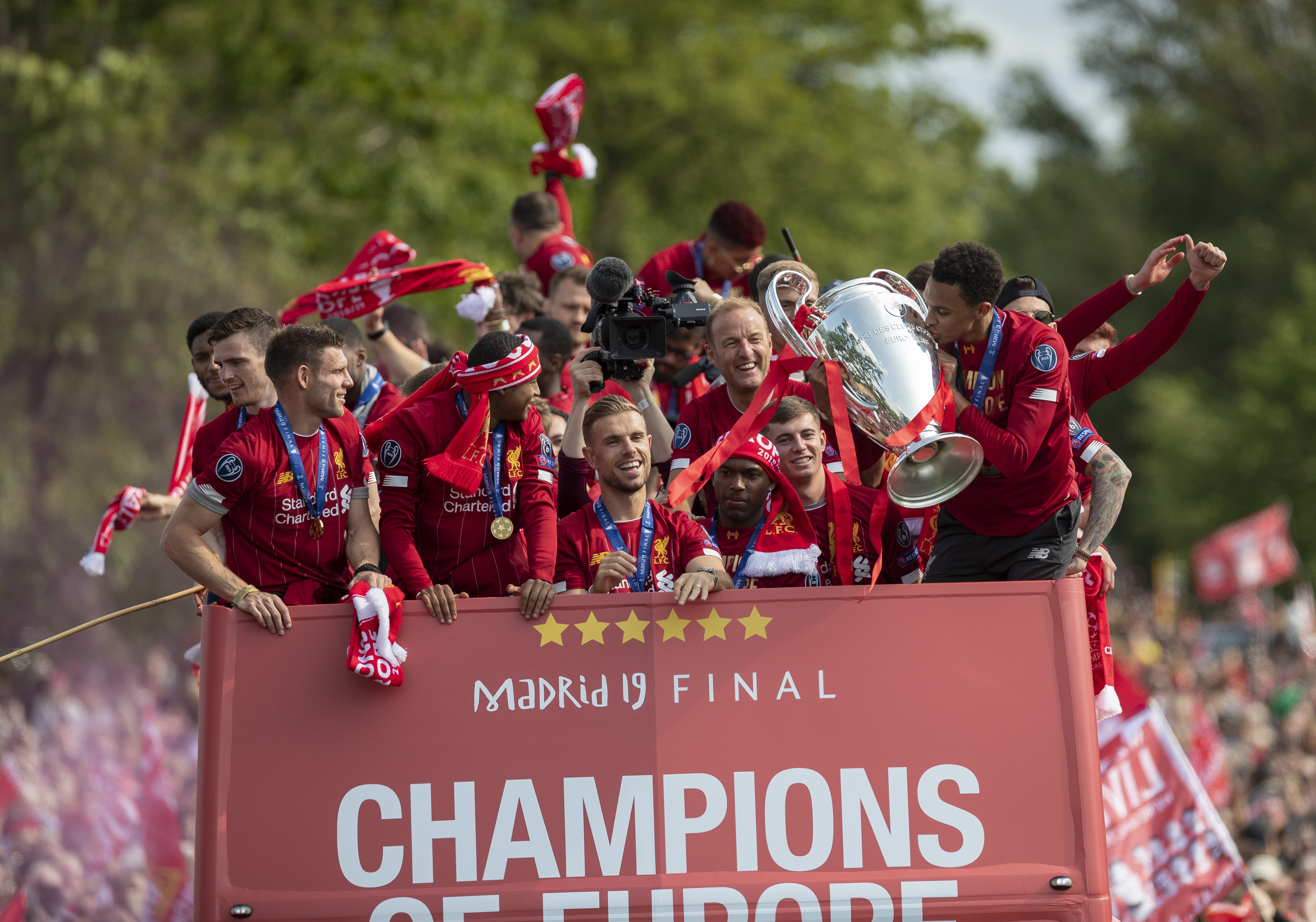 湖人10天短合同签科比-巴夫金！G联赛场均26.7分：180俱乐部表现