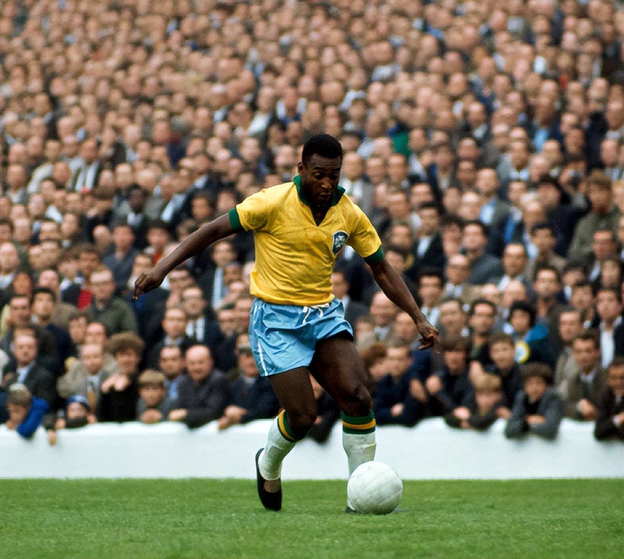 未来游戏市场呈现双轨并行格局