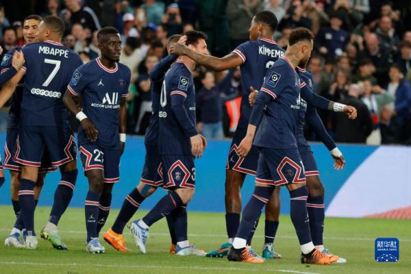 TA：热刺想补强左后卫与边锋位置，并评估多名球员的外租可能