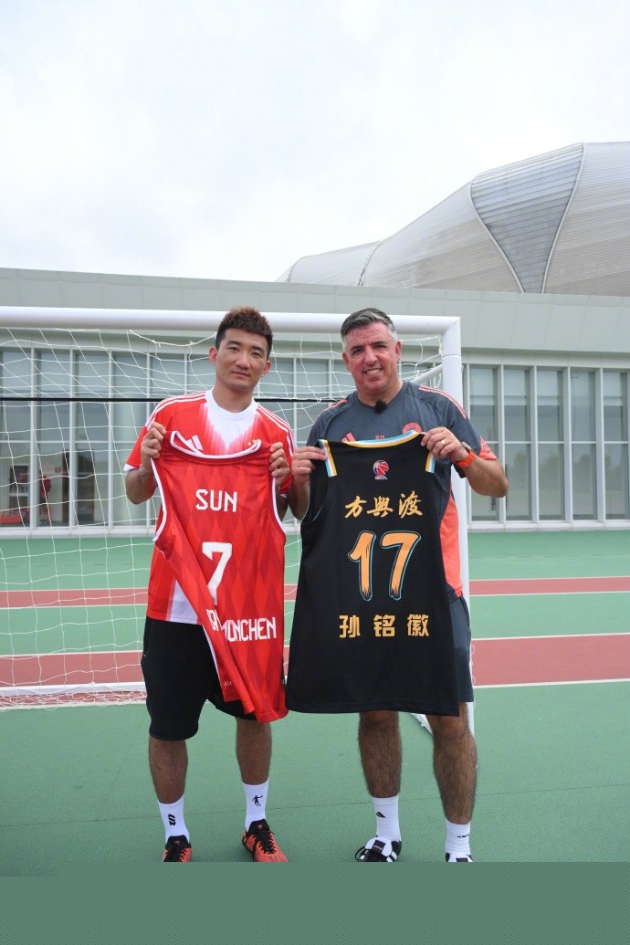 高兴太早，广东队狂胜辽宁30分，却收坏消息，杜锋真能忍