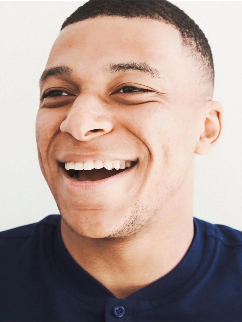 居莱尔助攻 贡萨洛破门完成帽子戏法